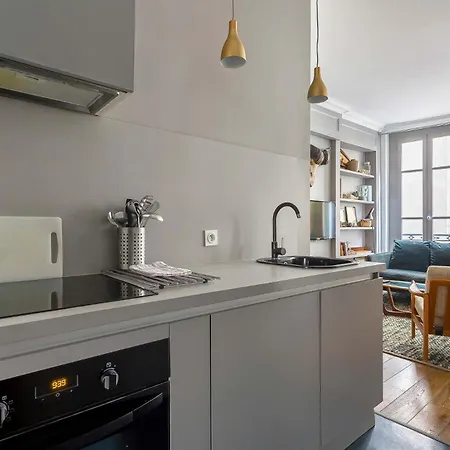 Curiosite - Furnished - Downtown