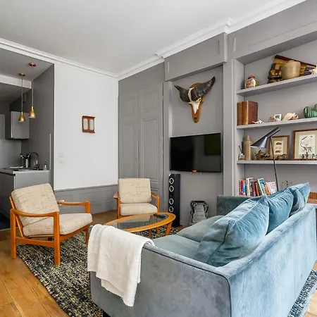 Curiosite - Furnished - Downtown *