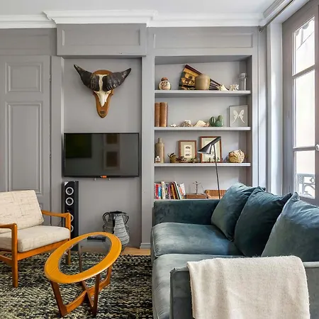 Curiosite - Furnished - Downtown