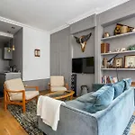 Curiosite - Furnished - Downtown *